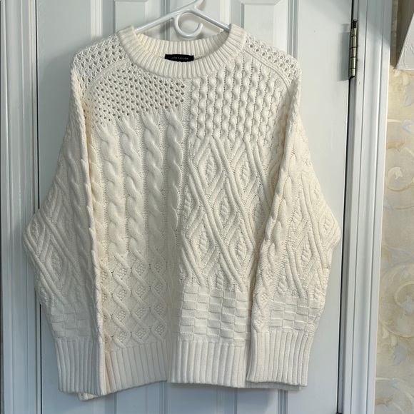 Ann Taylor Sweaters - Ann Taylor Cotton Blend Cable Knit Long Sleeve Sweater. EUC